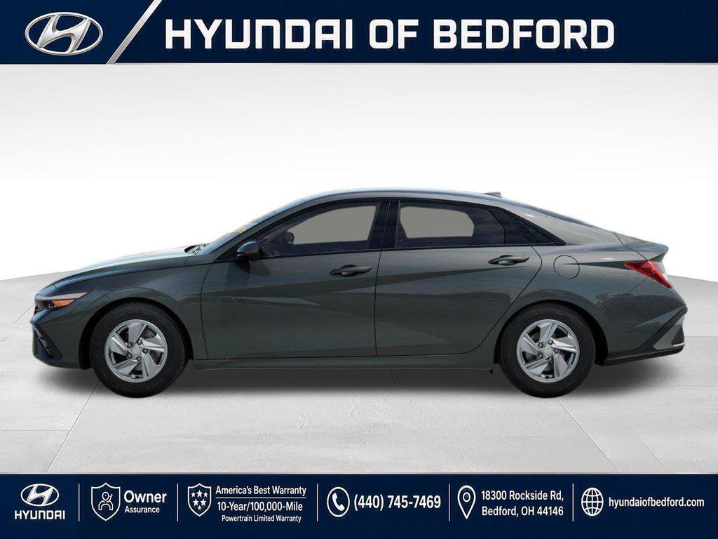 New 2026 Hyundai Elantra SE FWD image 3
