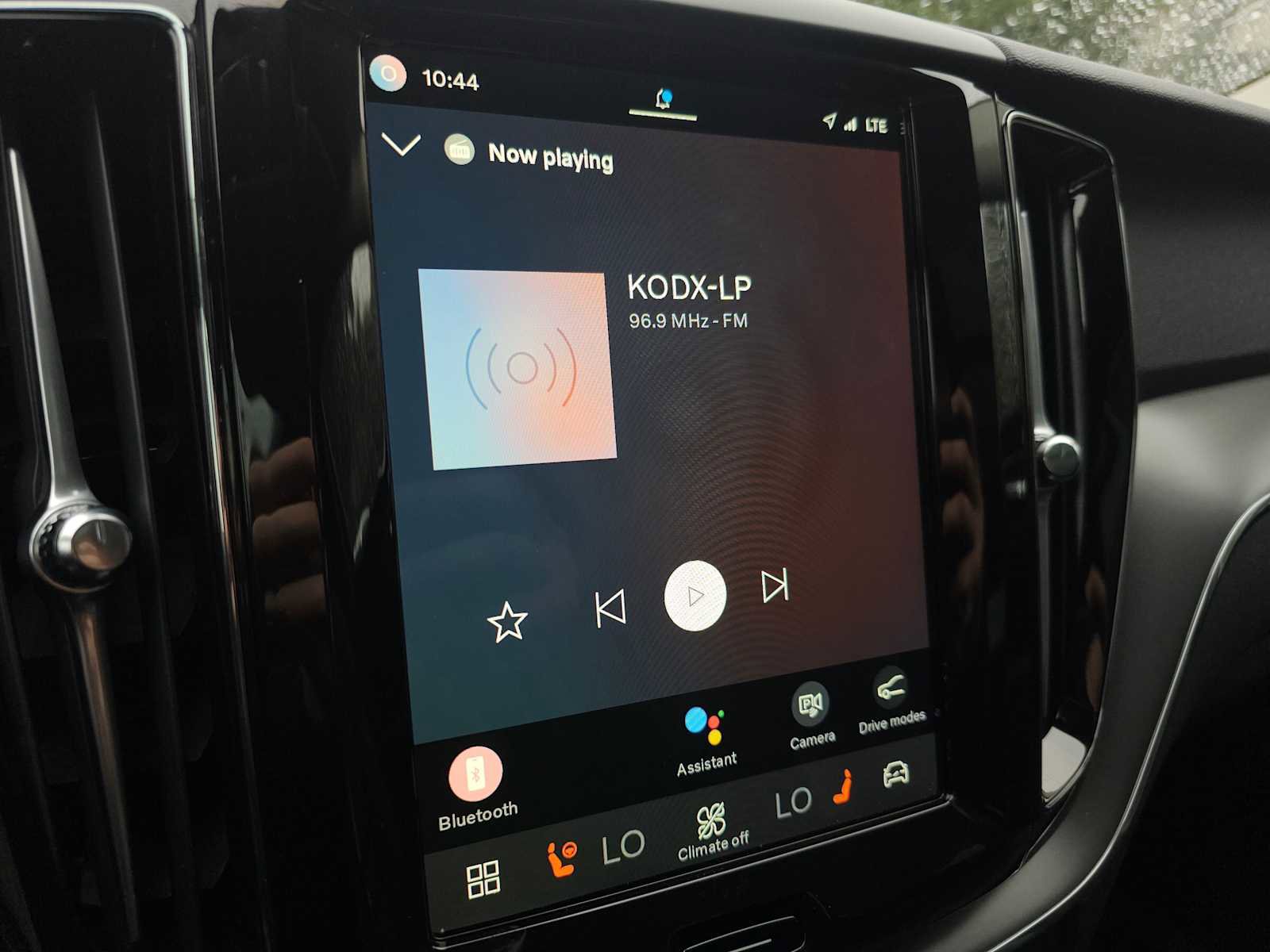 Certified 2025 Volvo XC60 B5 Core w/ Protection Package Premier image 32