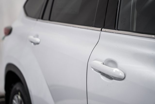 New 2026 Toyota Highlander Platinum image 16