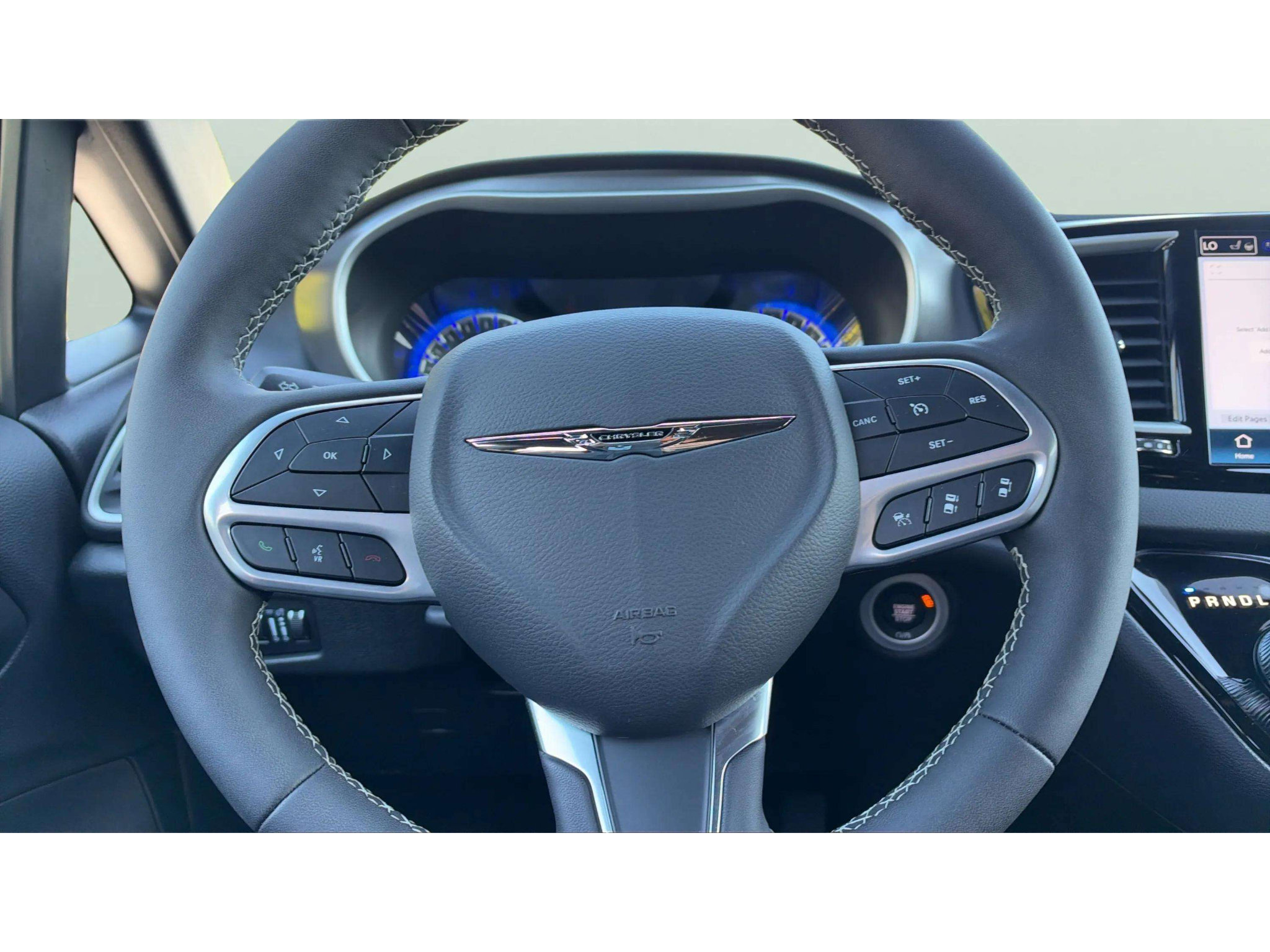 Used 2026 Chrysler Pacifica Select FWD image 17