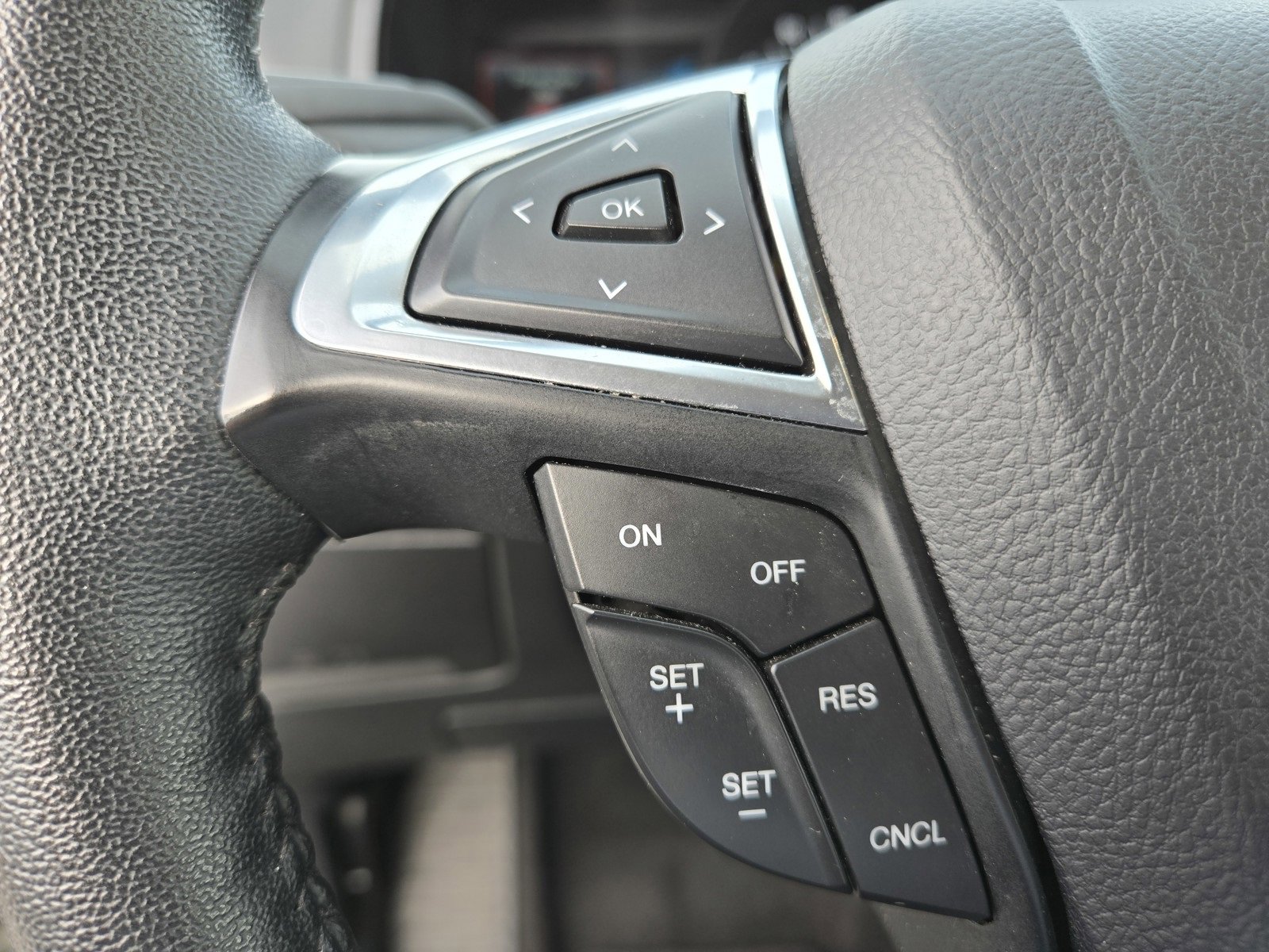 Used 2024 Ford Edge Titanium image 25