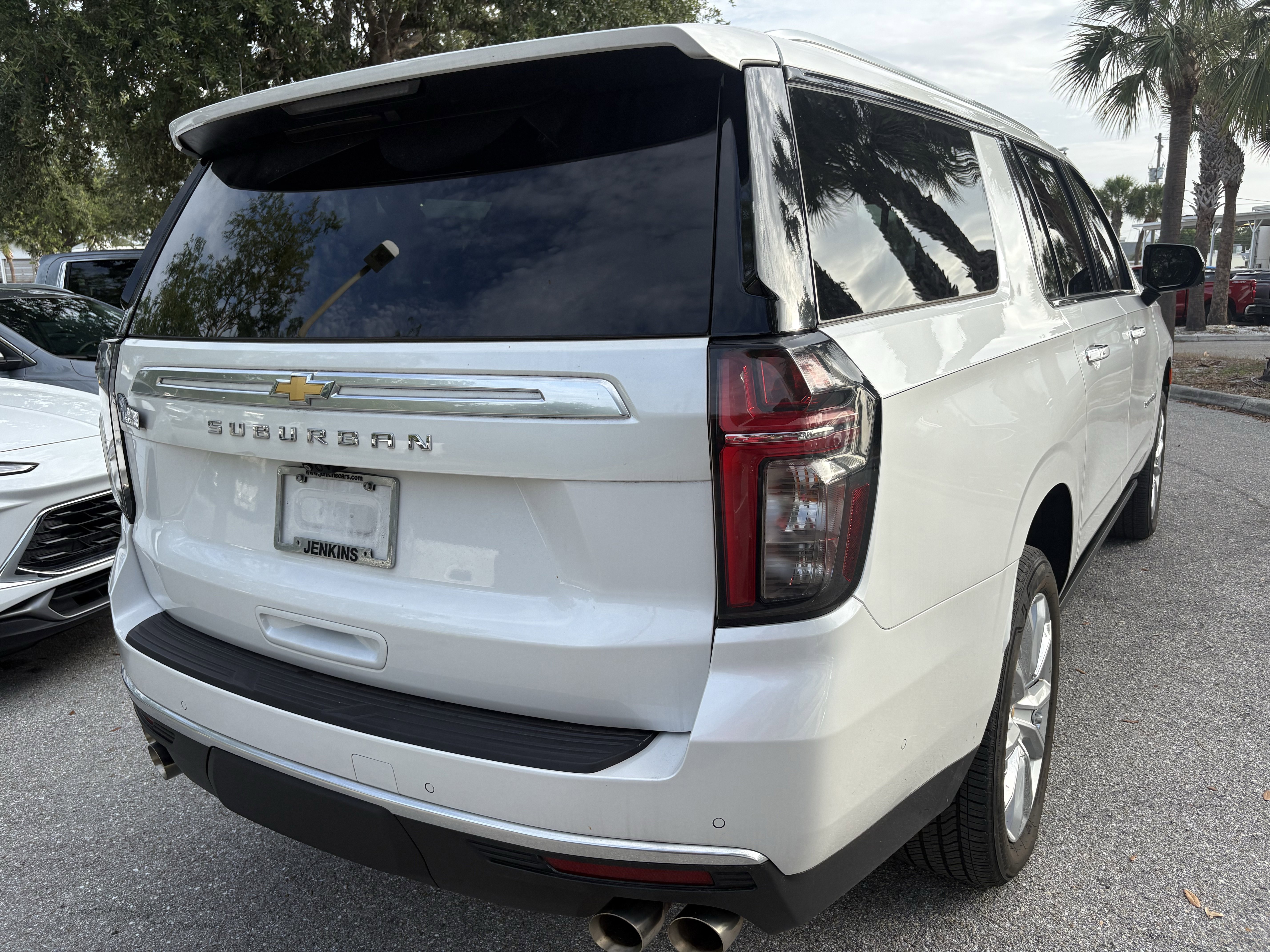 Used 2024 Chevrolet Suburban High Country w/ Advanced Technology Package AWD/4WD image 7