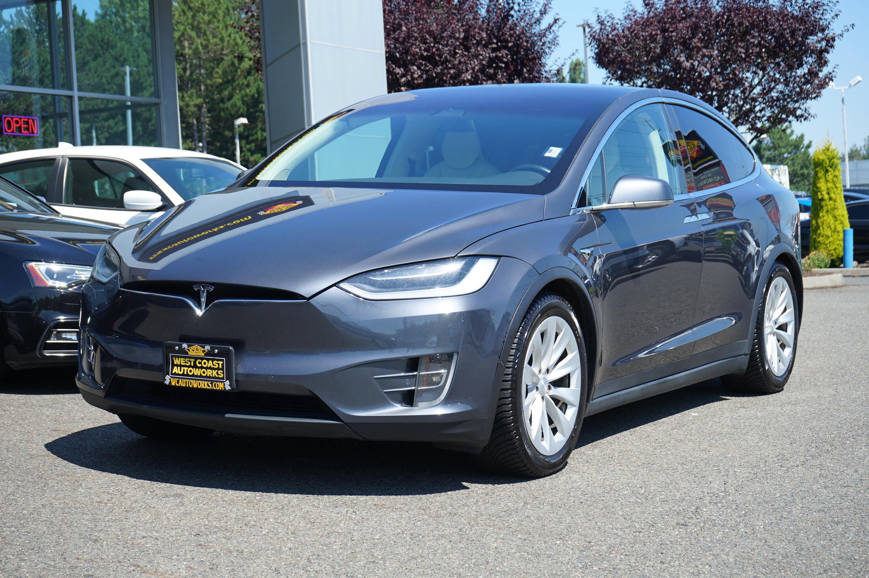 Used 2018 Tesla Model X 75D AWD/4WD image 1