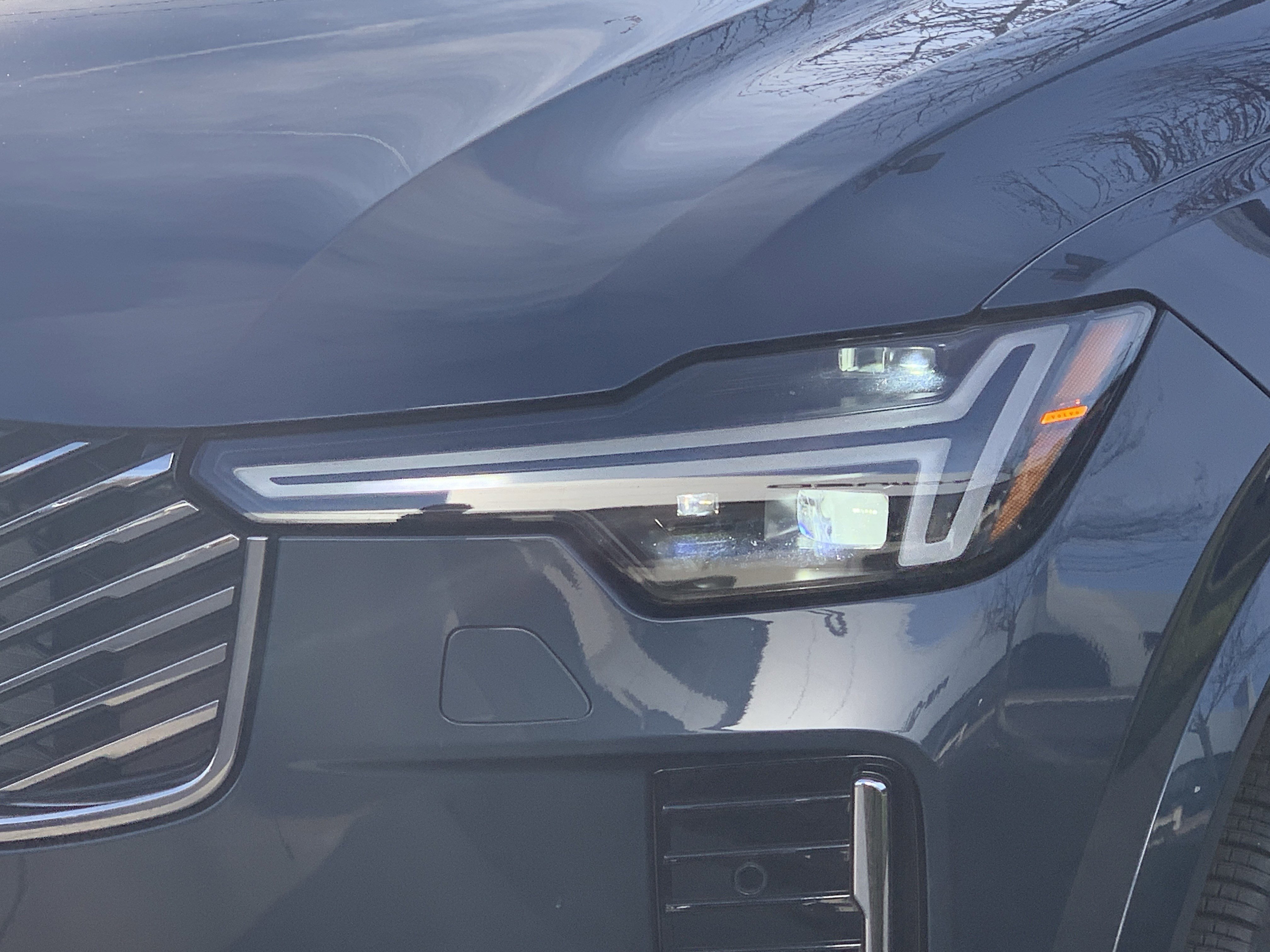 Used 2025 Volvo XC90 B6 Plus image 6