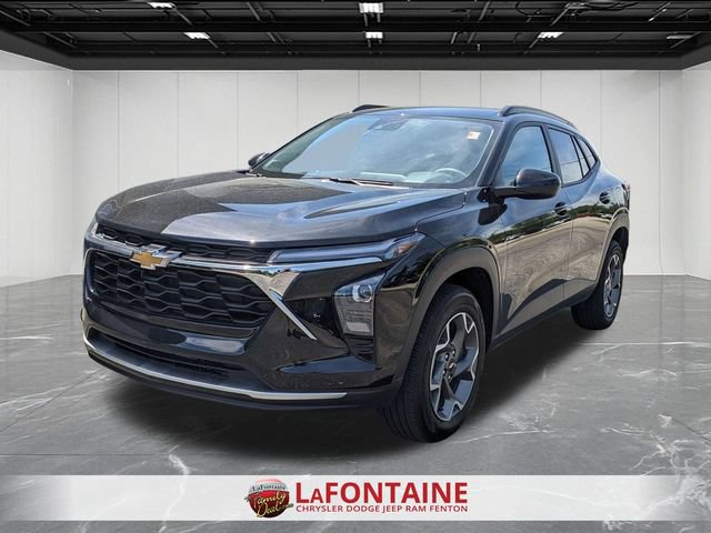 Used 2025 Chevrolet Trax LT FWD image 1