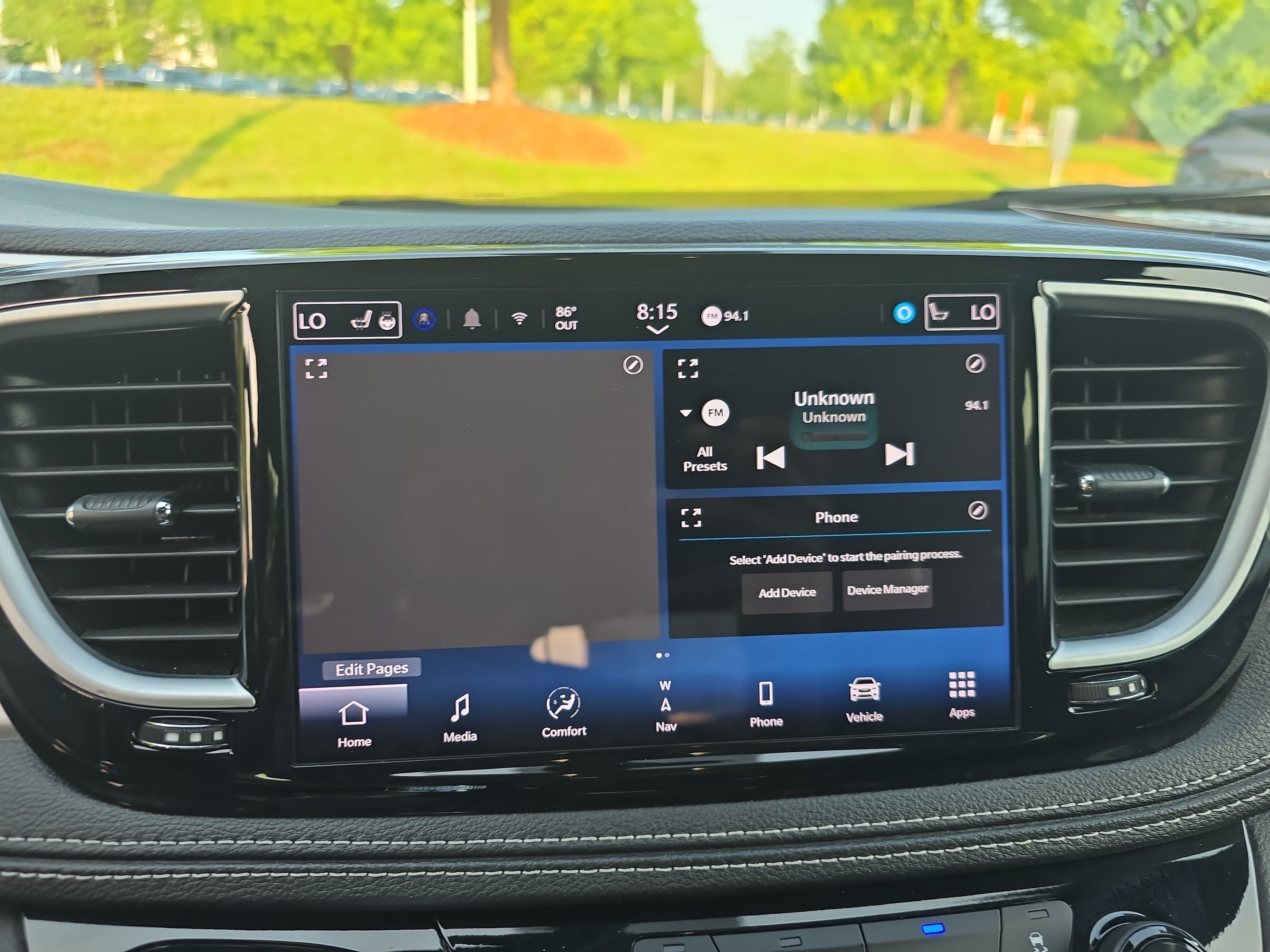 Used 2025 Chrysler Pacifica Limited FWD image 19
