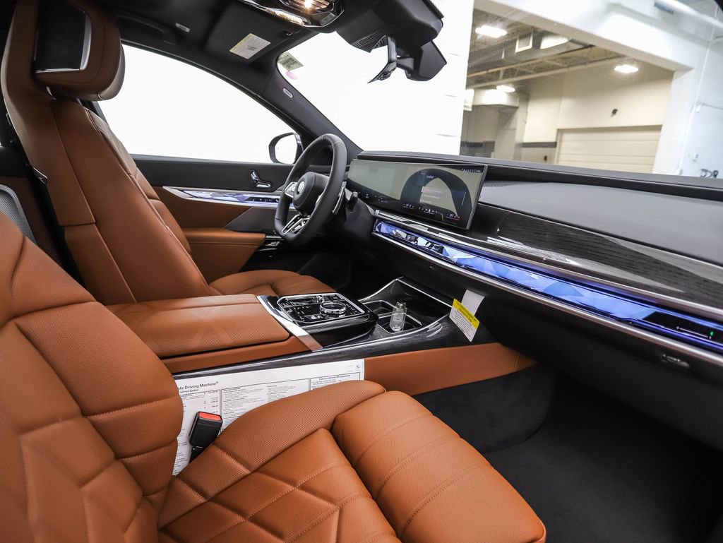 Used 2026 BMW 740i xDrive AWD/4WD image 31