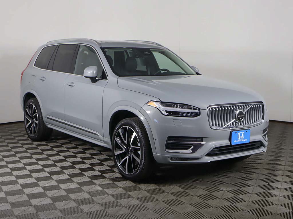 Used 2025 Volvo XC90 B6 Plus w/ Protection Package Premier AWD/4WD image 2