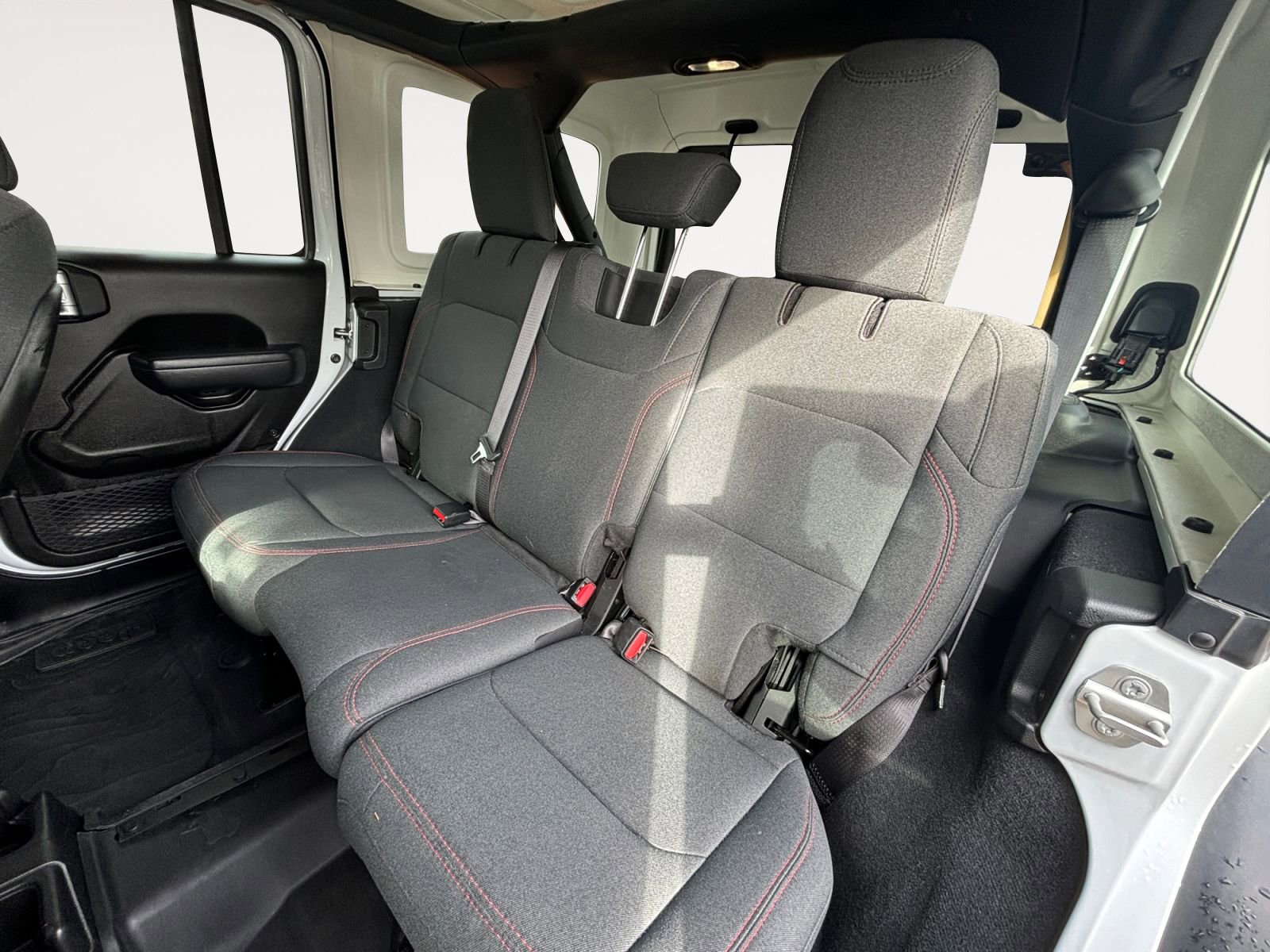 Used 2024 Jeep Wrangler Unlimited Rubicon image 13