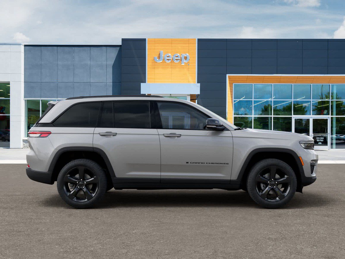 New 2025 Jeep Grand Cherokee Limited w/ Black Appearance Package AWD/4WD image 21