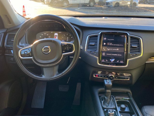 Used 2019 Volvo XC90 T6 Momentum w/ Protection Package Premier AWD/4WD image 8