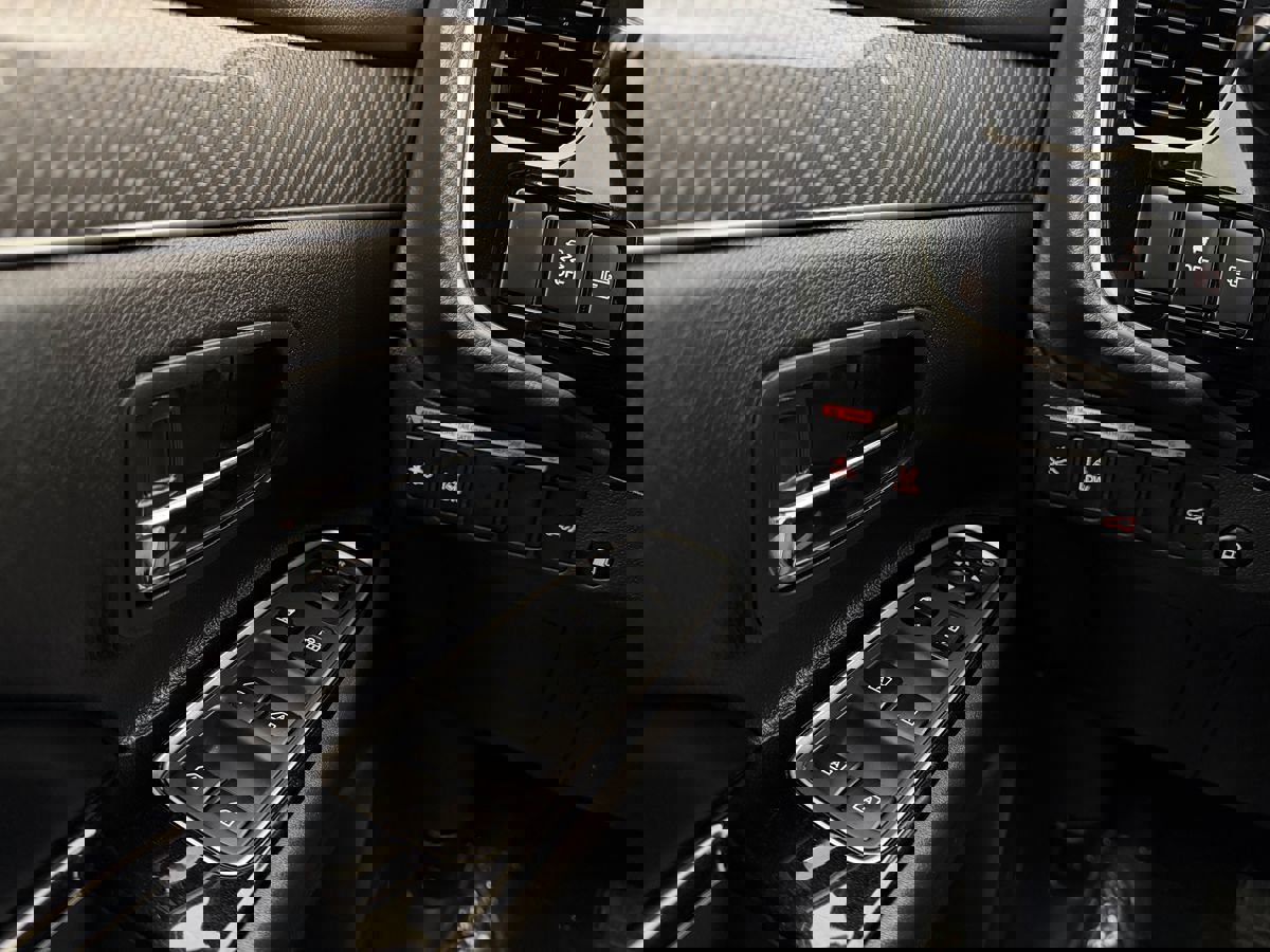 Used 2020 Mitsubishi Outlander SEL image 11