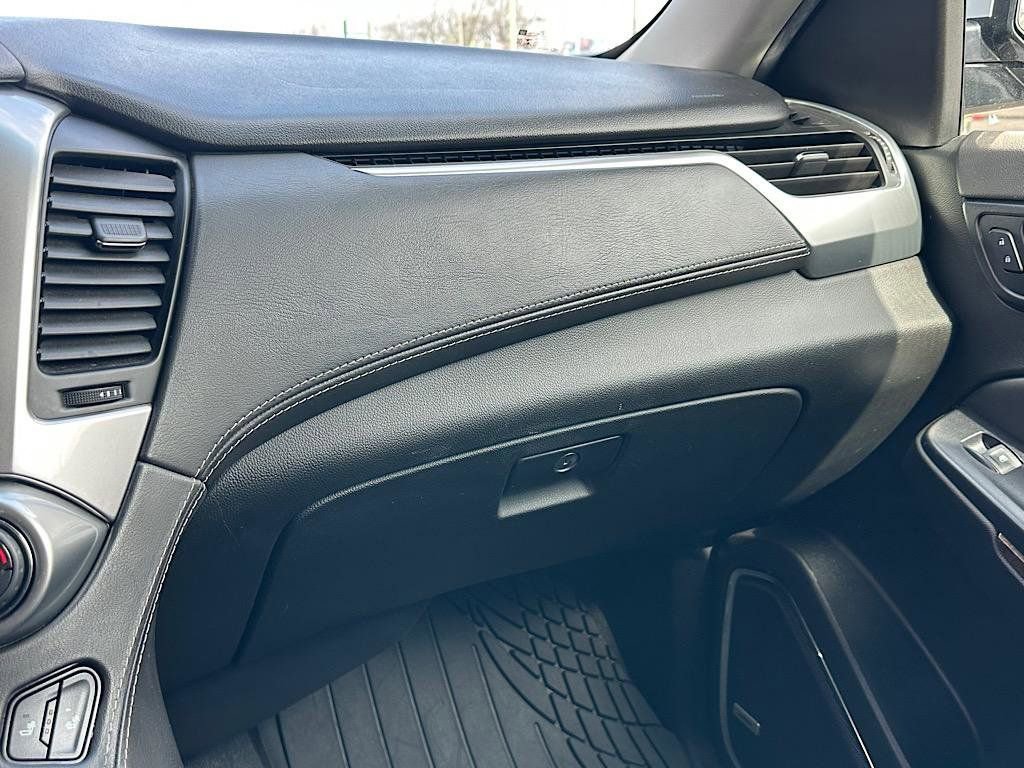 Used 2019 Chevrolet Suburban LT image 28