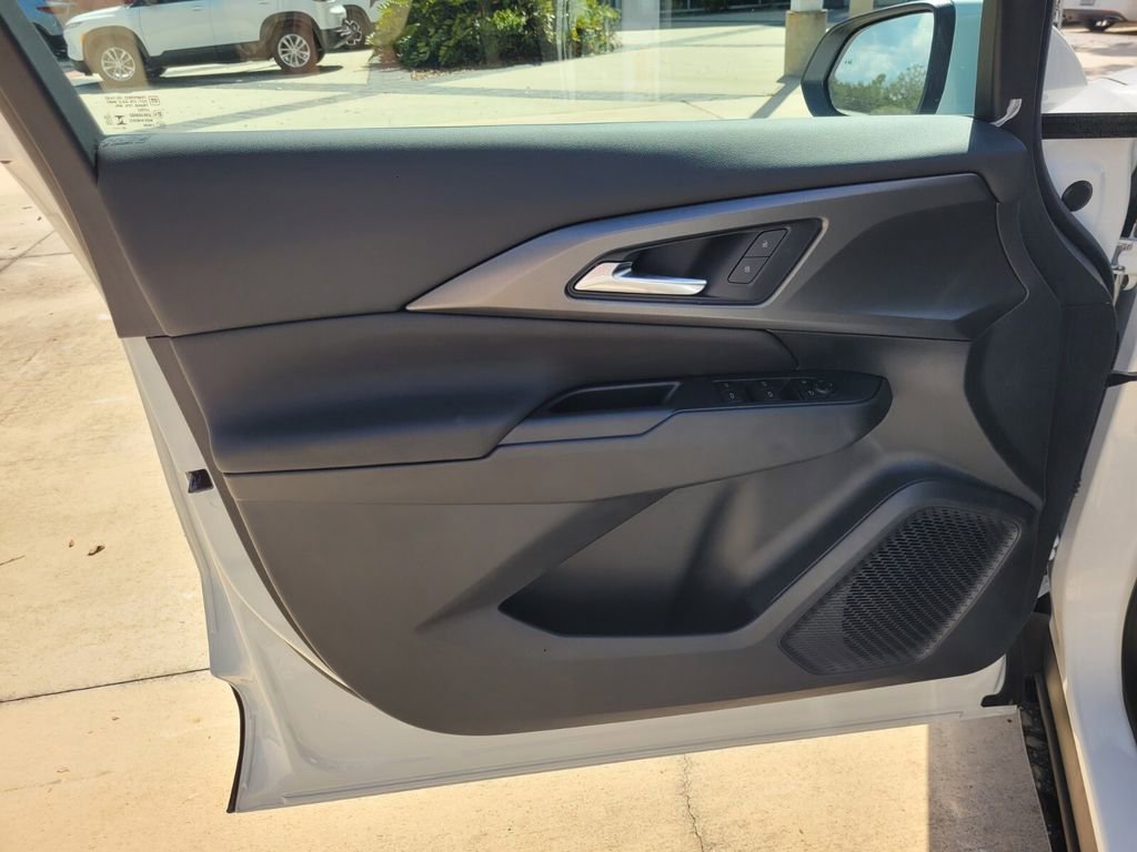 New 2026 Chevrolet Equinox EV LT FWD image 25