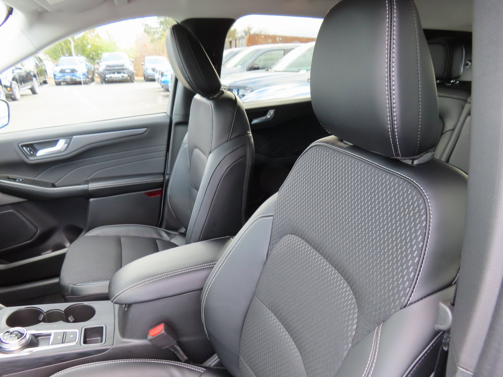 New 2026 Ford Escape SE image 15