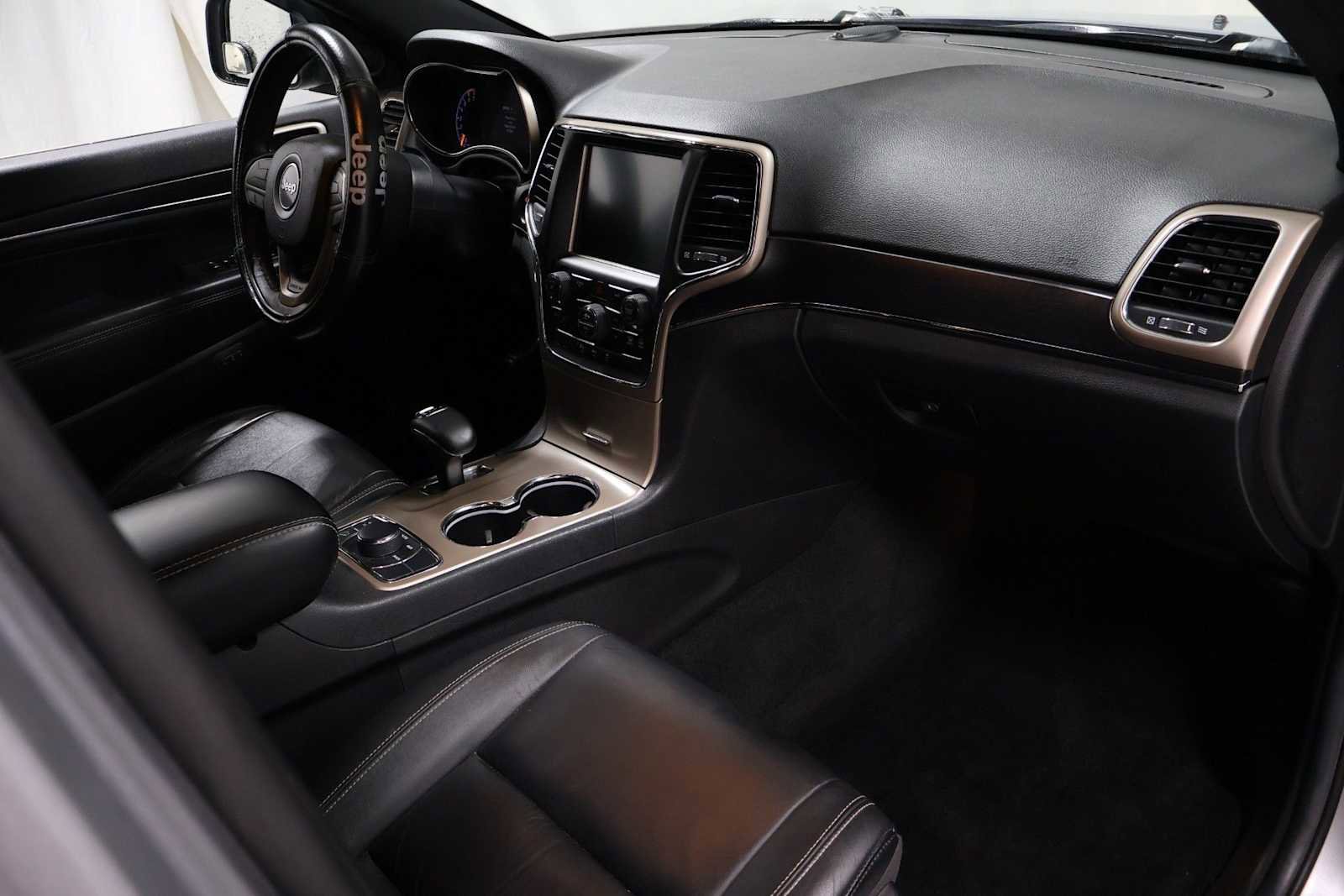 Used 2014 Jeep Grand Cherokee Limited w/ Trailer Tow Group IV image 6