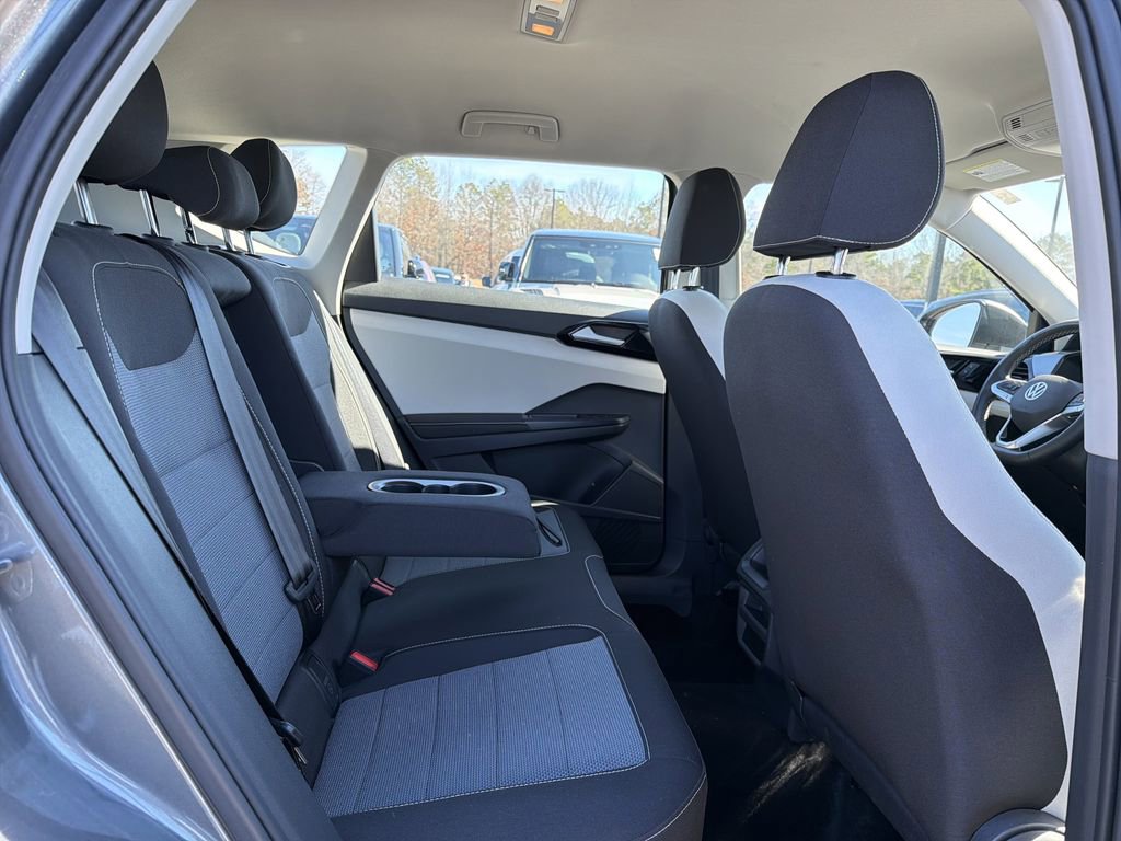 Used 2025 Volkswagen Taos S image 15