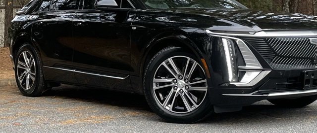 Used 2024 Cadillac Lyriq Luxury image 11