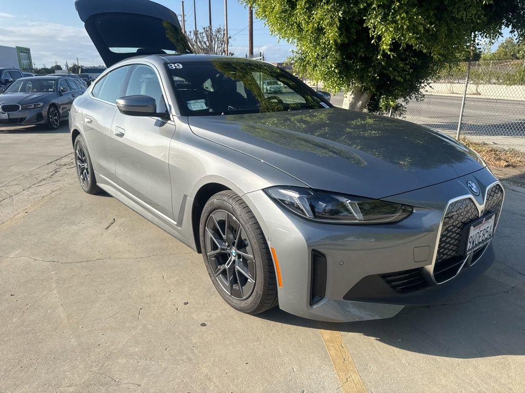 Used 2025 BMW i4 eDrive40 w/ Parking Assistance Package RWD image 9