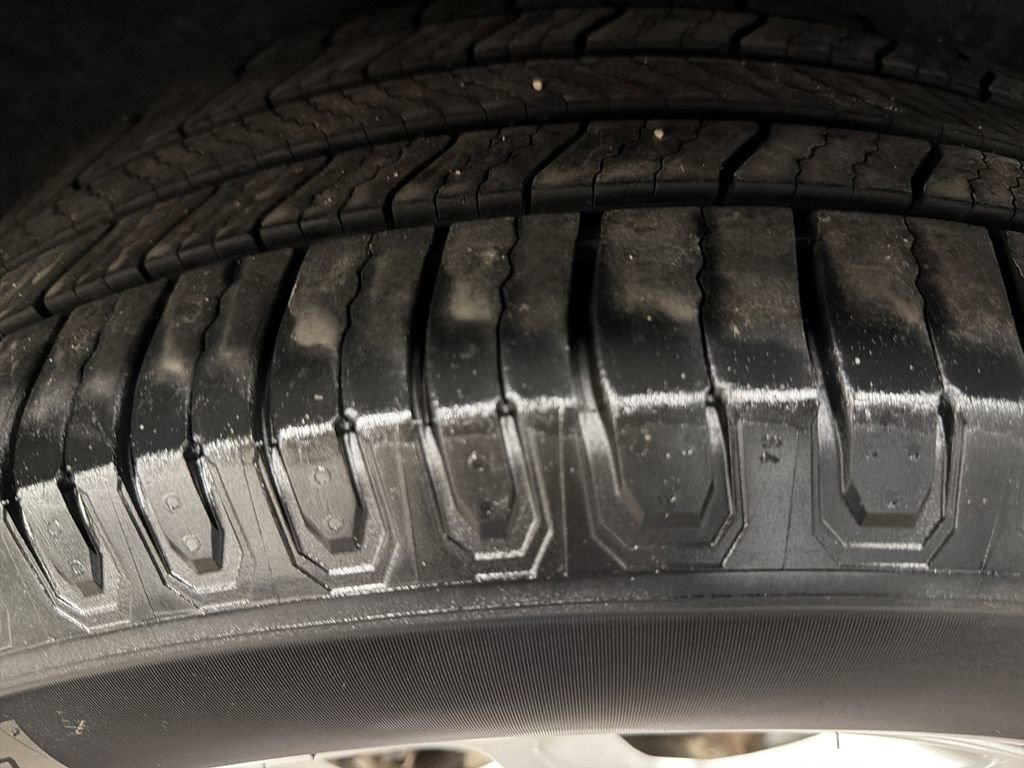 Used 2020 Chrysler Pacifica Touring-L image 24