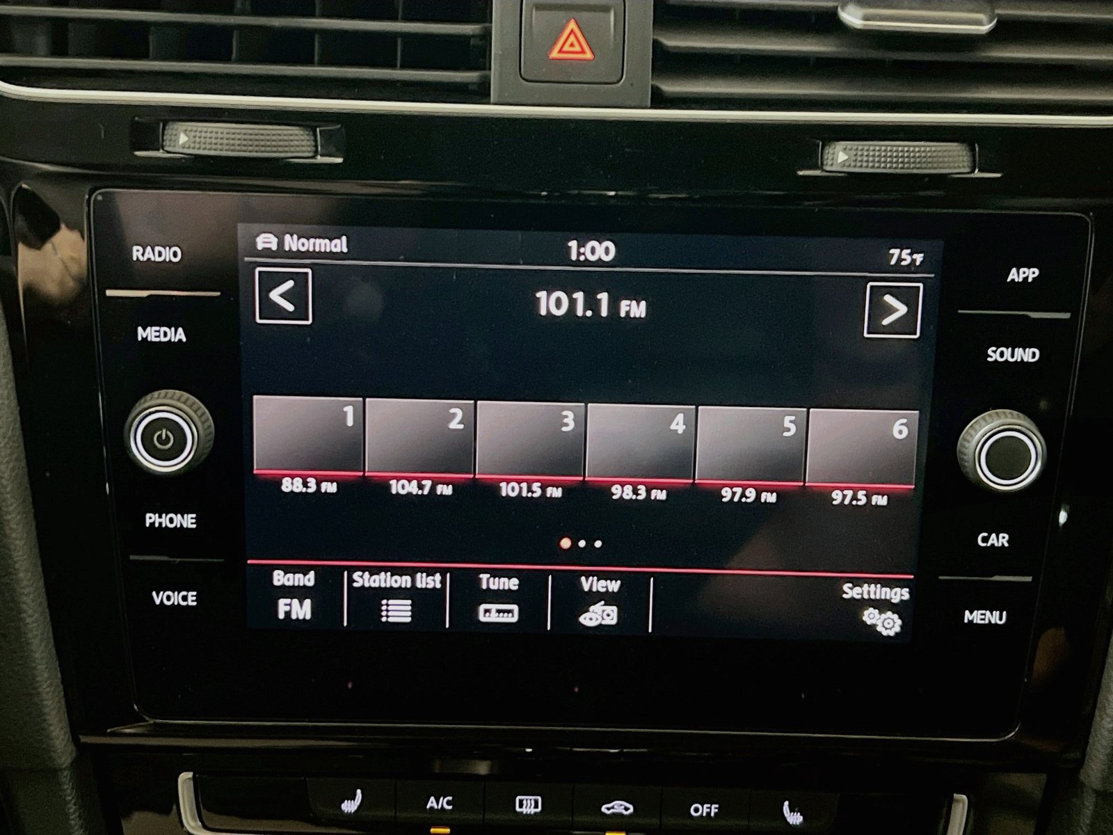 Used 2019 Volkswagen GTI SE w/ SE Experience Package FWD image 10