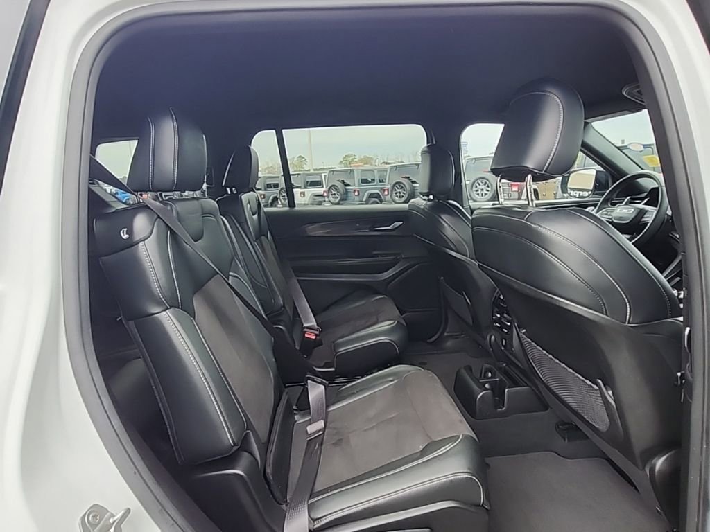 Certified 2023 Jeep Grand Cherokee L Laredo image 25