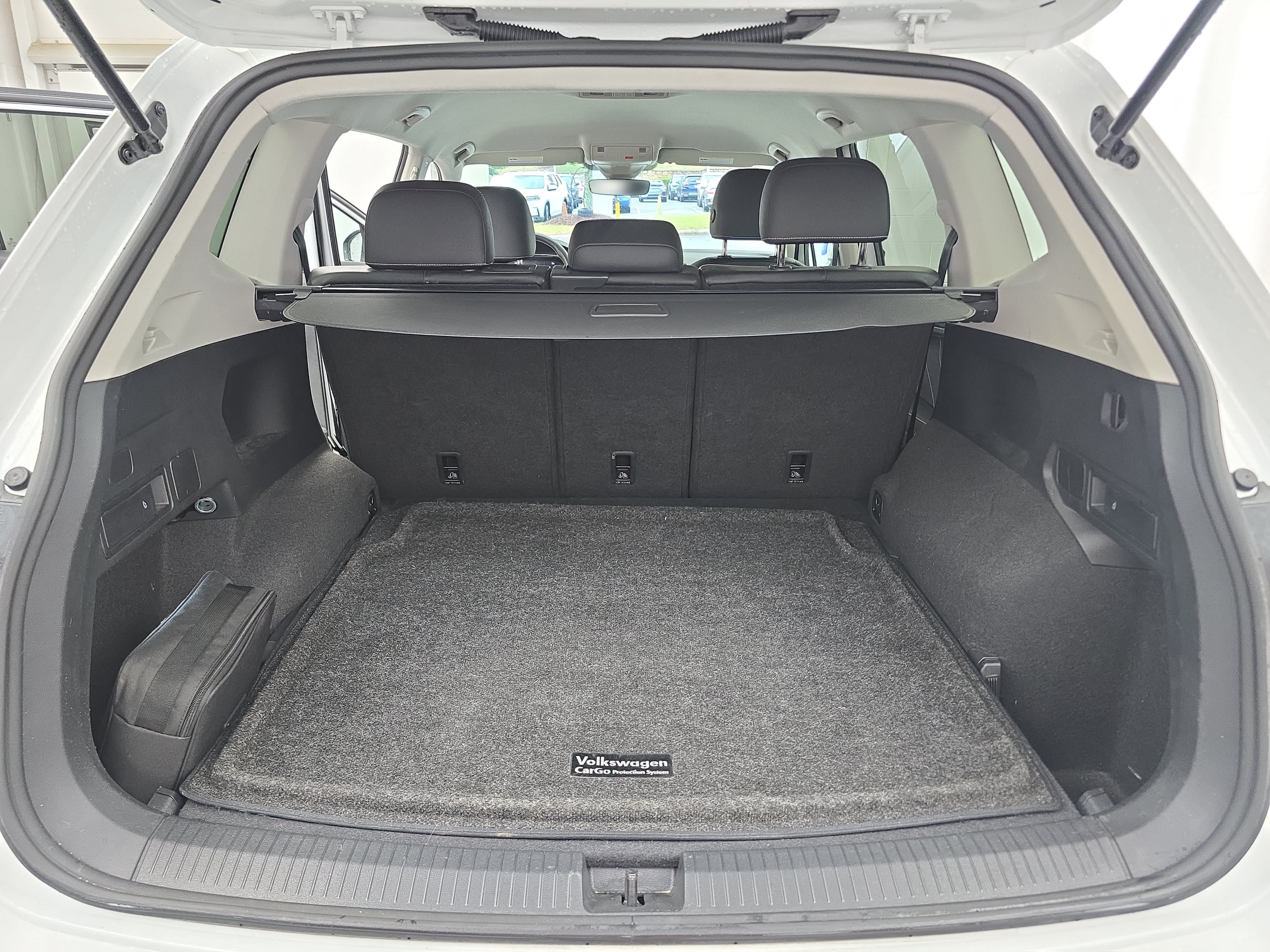 Used 2024 Volkswagen Tiguan SE AWD/4WD image 12