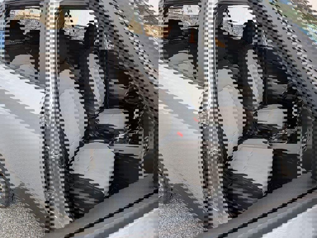 Used 2021 Hyundai Venue SEL image 22