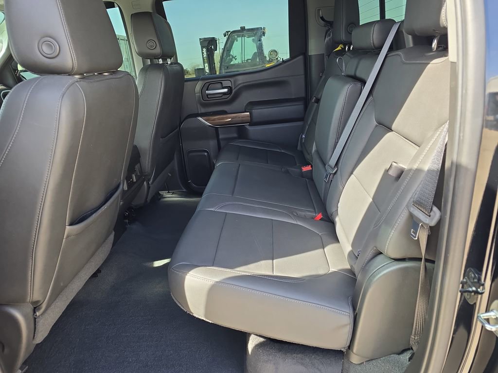 Used 2021 Chevrolet Silverado 1500 RST w/ Redline Edition AWD/4WD image 14