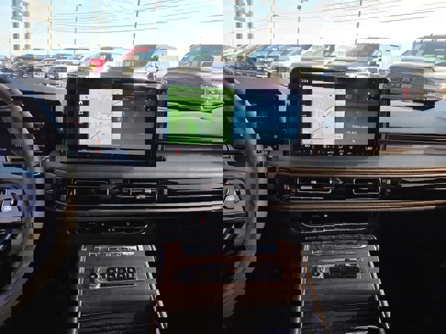 Used 2025 Lincoln Aviator Reserve w/ Equipment Group 201A image 19