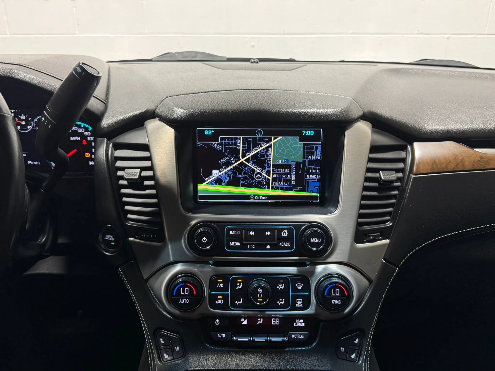 Used 2018 GMC Yukon XL Denali w/ Denali Ultimate Package AWD/4WD image 23