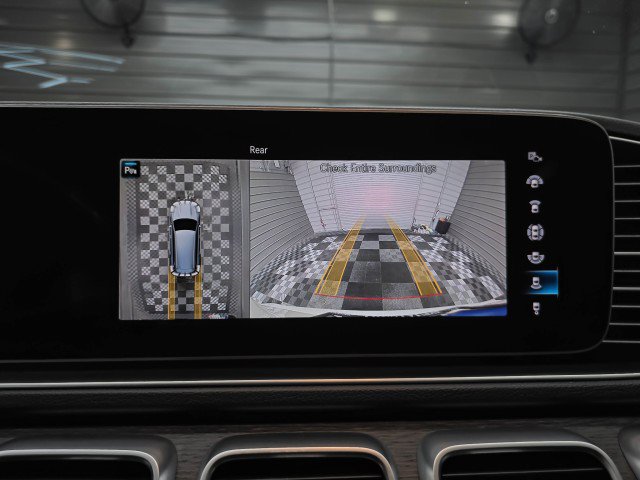 Used 2021 Mercedes-Benz GLS 450 4MATIC image 31