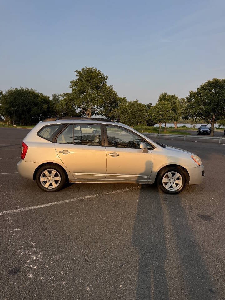 Used 2009 Kia Rondo LX FWD image 8