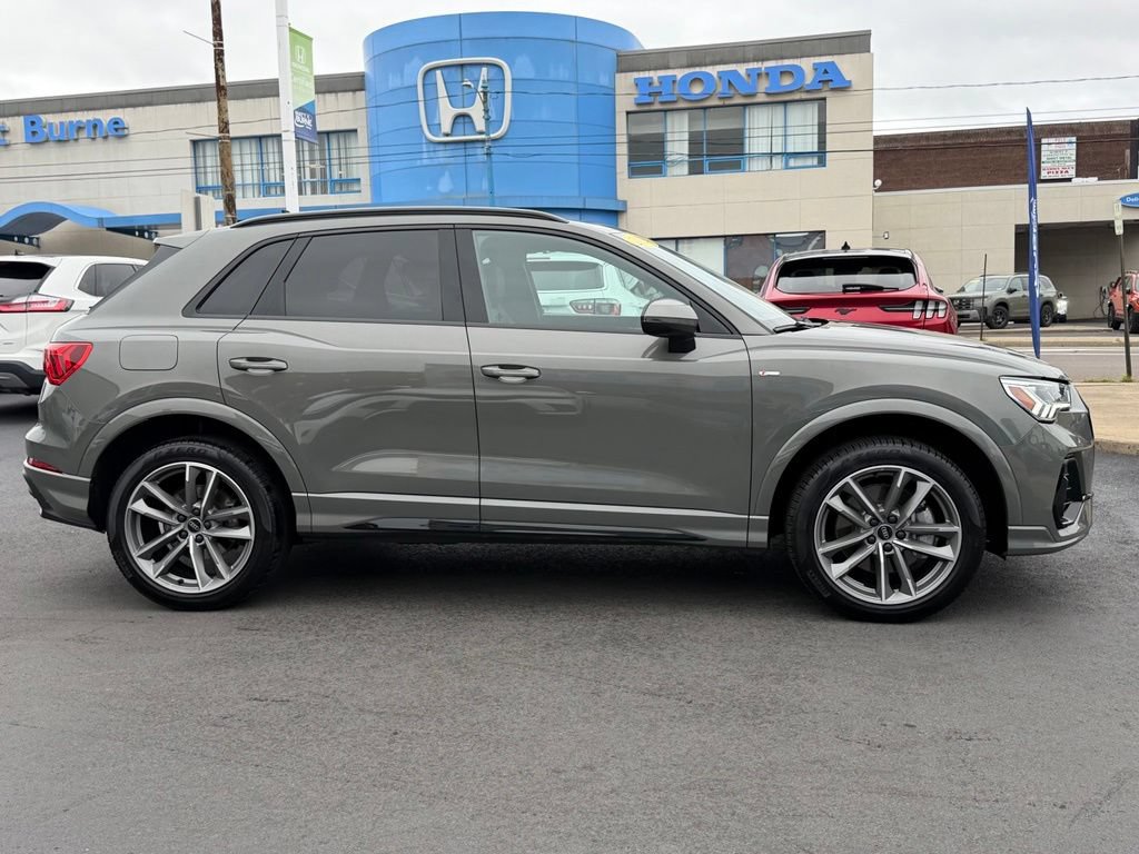 Used 2024 Audi Q3 2.0T Premium w/ Convenience Package AWD/4WD image 29