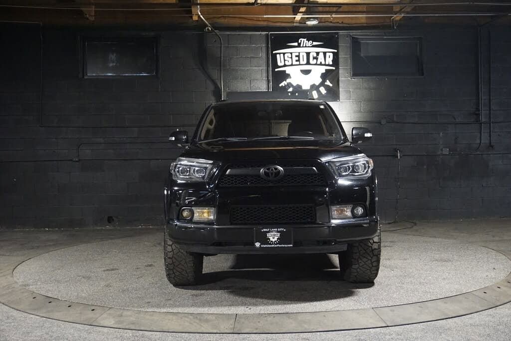 Used 2013 Toyota 4Runner Limited image 3