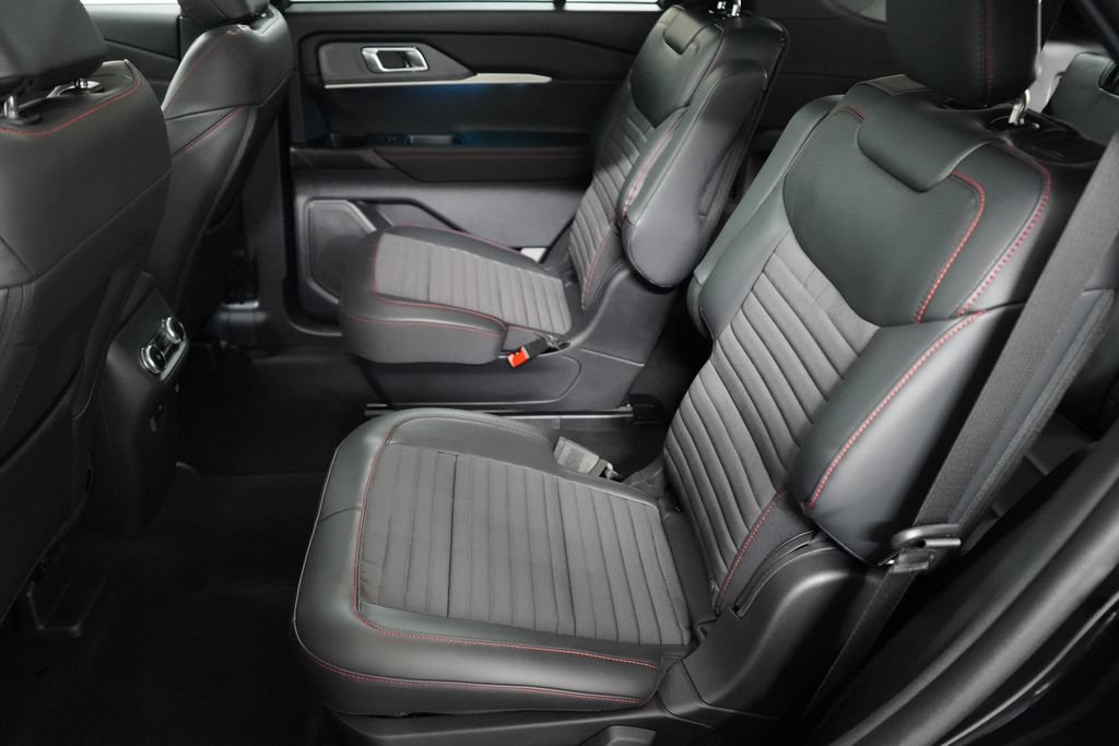New 2026 Ford Explorer ST-Line w/ ST-Line Street Pack AWD/4WD image 19