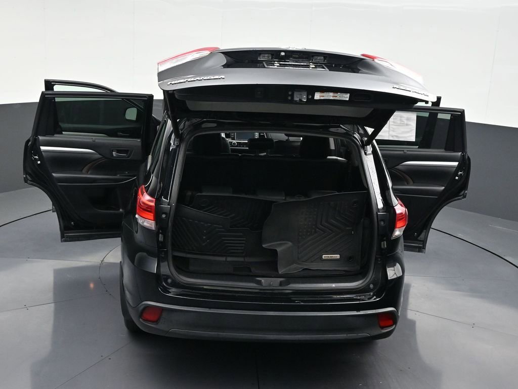 Used 2019 Toyota Highlander XLE image 36