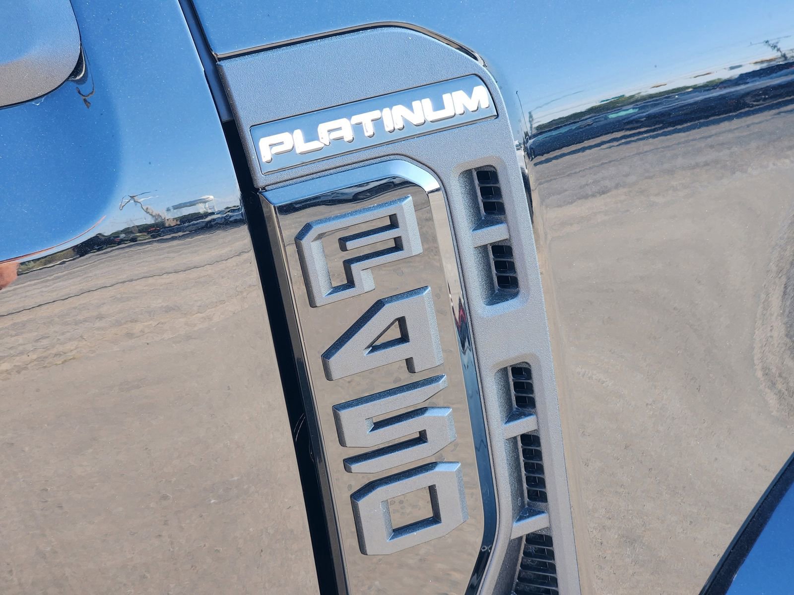 New 2026 Ford F450 Platinum w/ FX4 Off-Road Package image 9