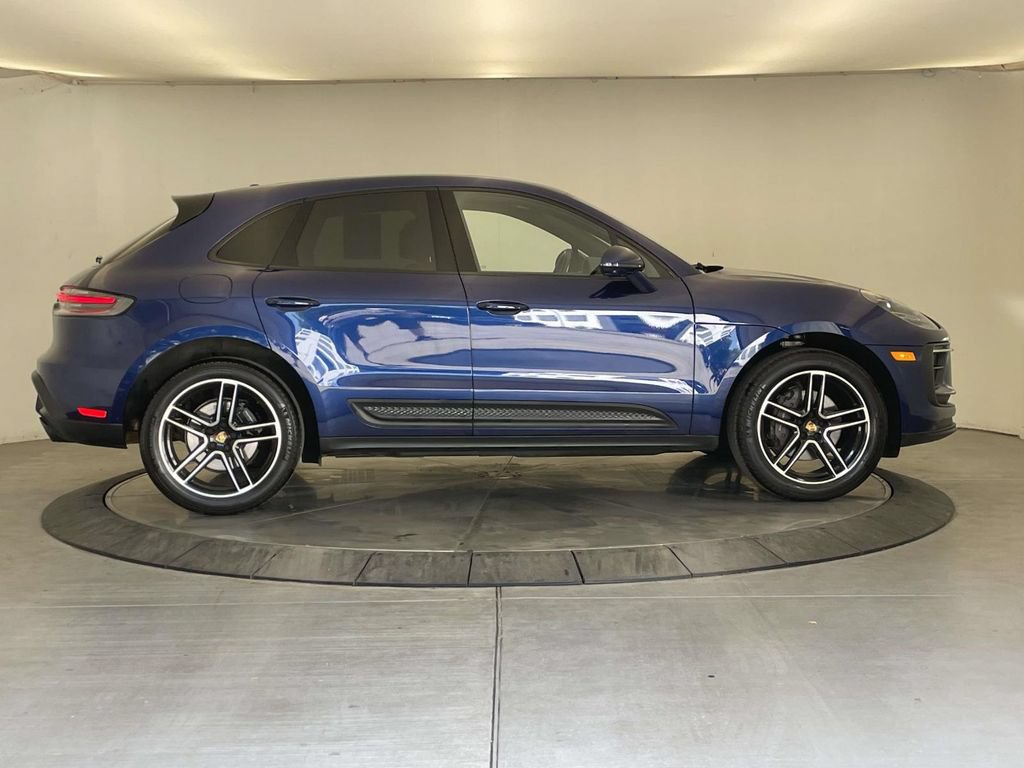 Certified 2023 Porsche Macan AWD/4WD image 8