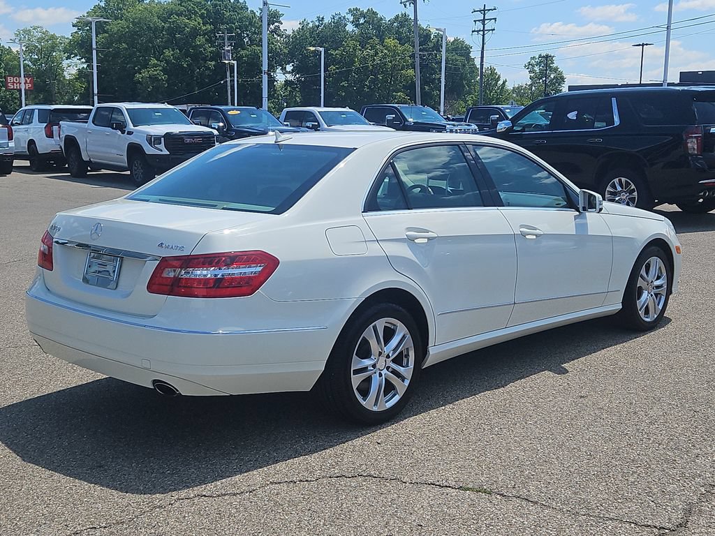 Used 2010 Mercedes-Benz E 350 4MATIC Sedan image 4