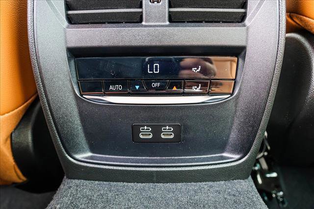 Certified 2025 BMW 330i xDrive Sedan w/ Convenience Package image 21