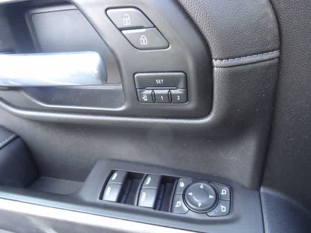 Used 2021 Chevrolet Silverado 1500 LTZ w/ Technology Package AWD/4WD image 15
