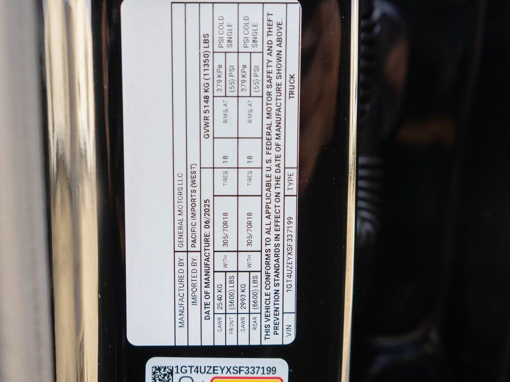 Used 2025 GMC Sierra 2500 AT4X image 42