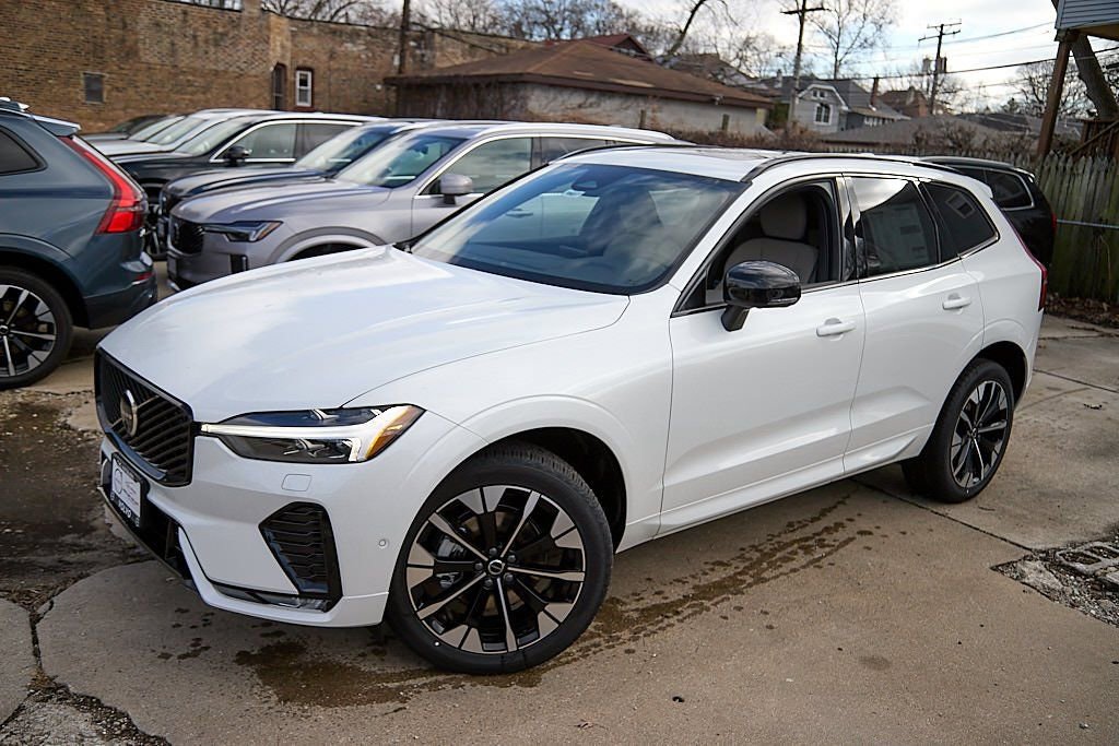 New 2026 Volvo XC60 B5 Plus w/ Protection Package Premier image 3