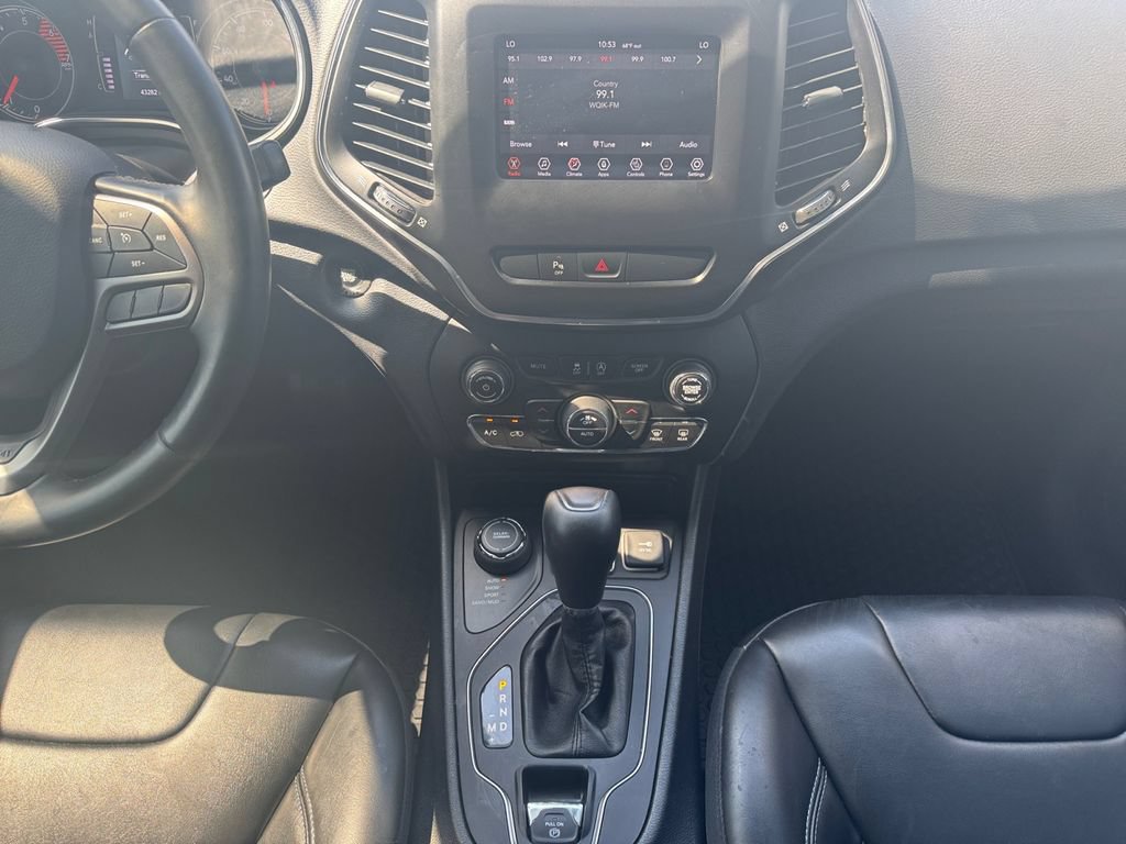 Used 2020 Jeep Cherokee Latitude Plus w/ Comfort/Convenience Group AWD/4WD image 11