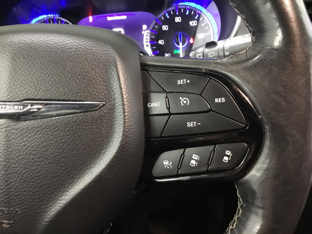 Used 2021 Chrysler Pacifica Touring-L w/ Uconnect Theater Family Group AWD/4WD image 44
