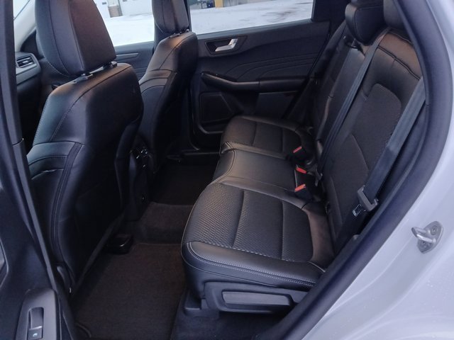 New 2026 Ford Escape SE w/ Class II Trailer Tow Package image 24