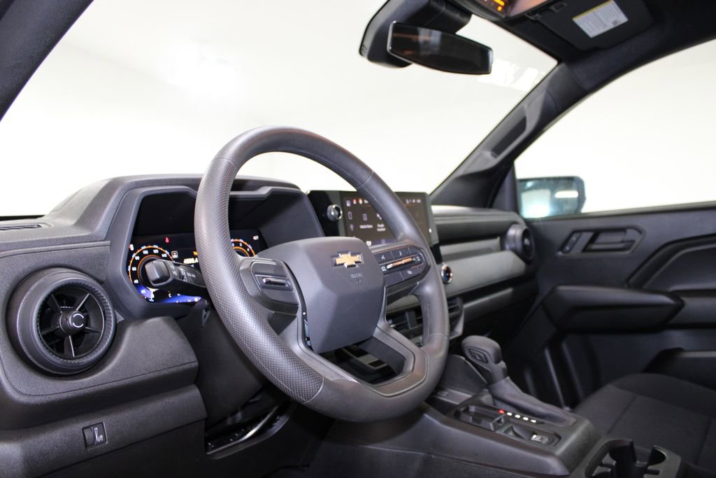 Used 2024 Chevrolet Colorado W/T image 16