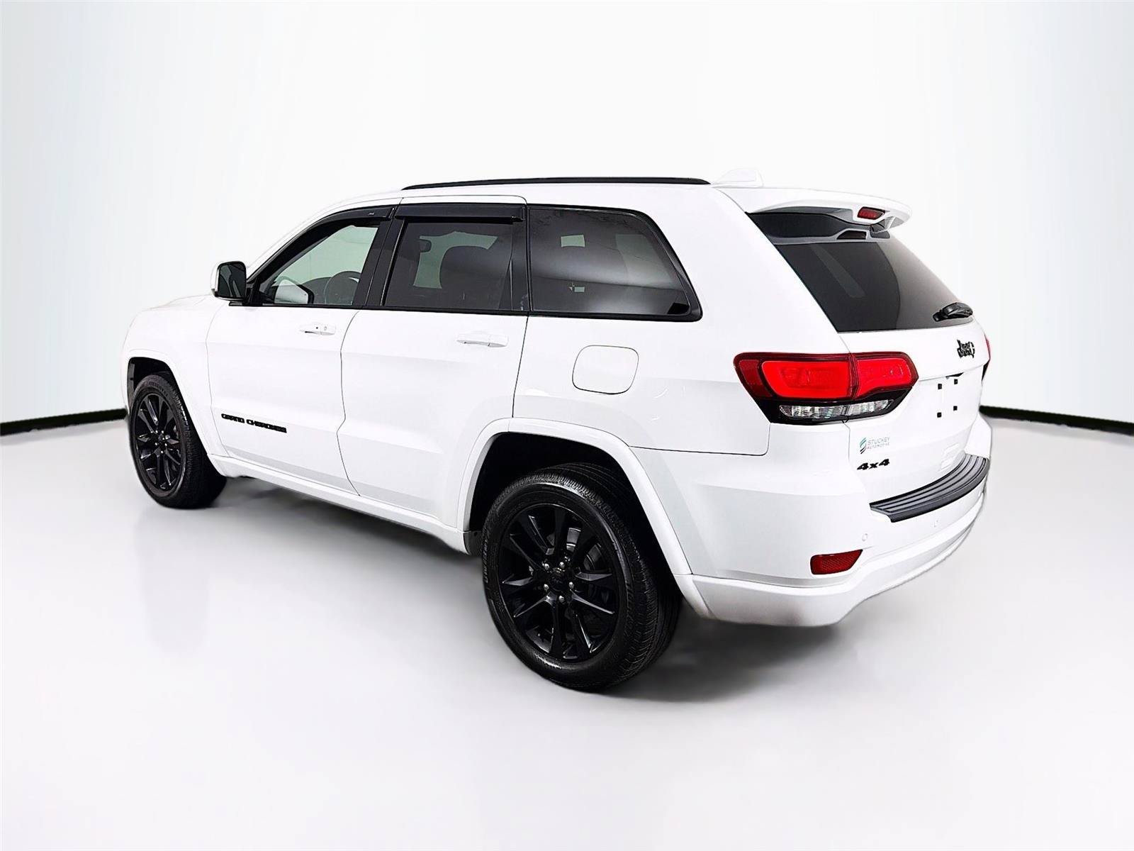 Used 2021 Jeep Grand Cherokee Laredo X AWD/4WD image 9