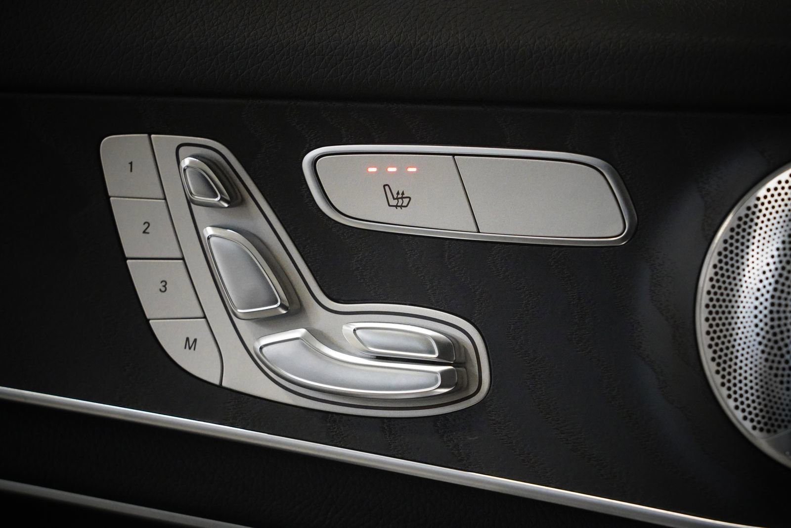 Used 2018 Mercedes-Benz GLC 300 4MATIC image 28